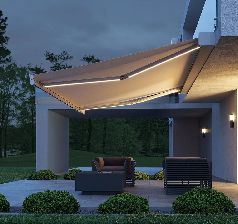 KADECO Terrassenmarkise 380 mit Beleuchtung bei Nacht