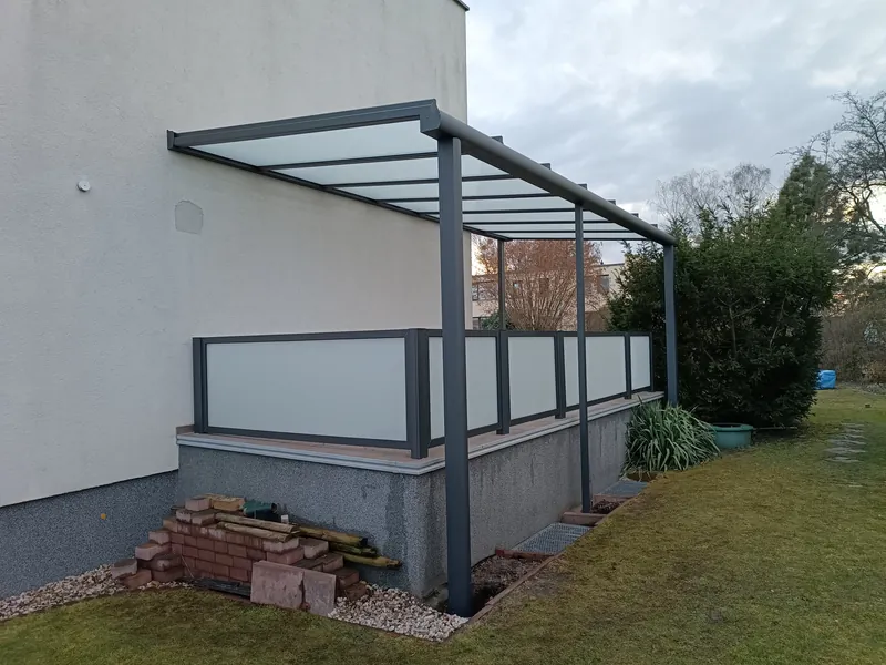 Hochterrasse in Berlin-Mahlsdorf – ausgeführt von Karalus