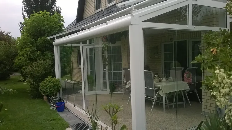 Terrassendach mit Ganzglas in Schöneiche – ausgeführt von Karalus
