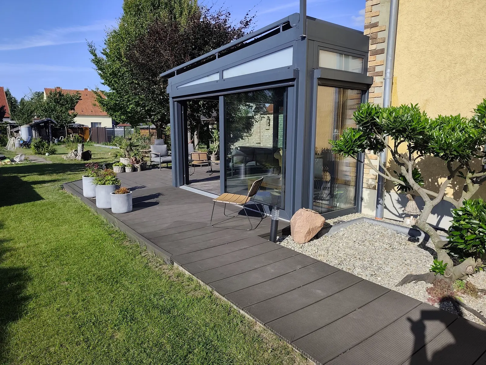 Seitlicher ZIP-Screen am Wohnwintergarten in Eisenhüttenstadt
