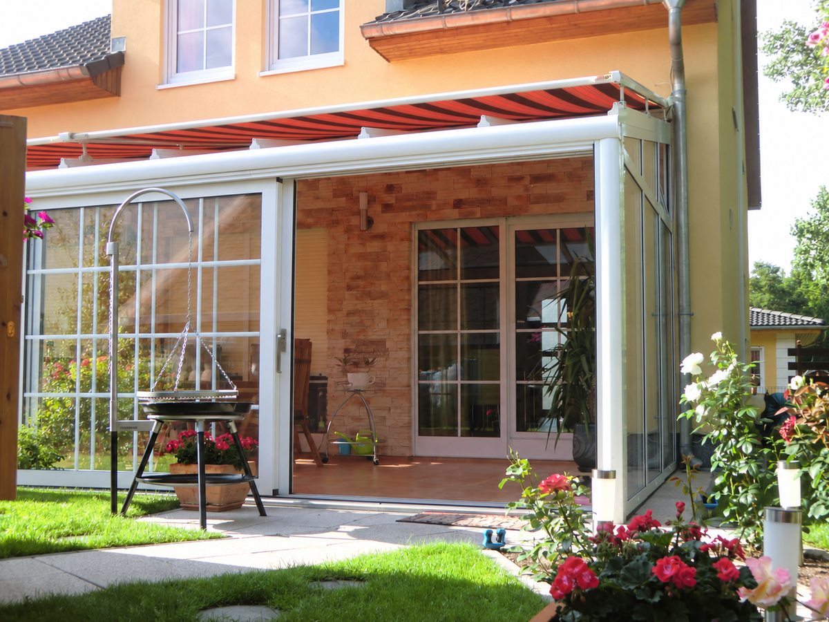 Helles Terrassendach im Garten in 16356 Werneuchen bei Berlin