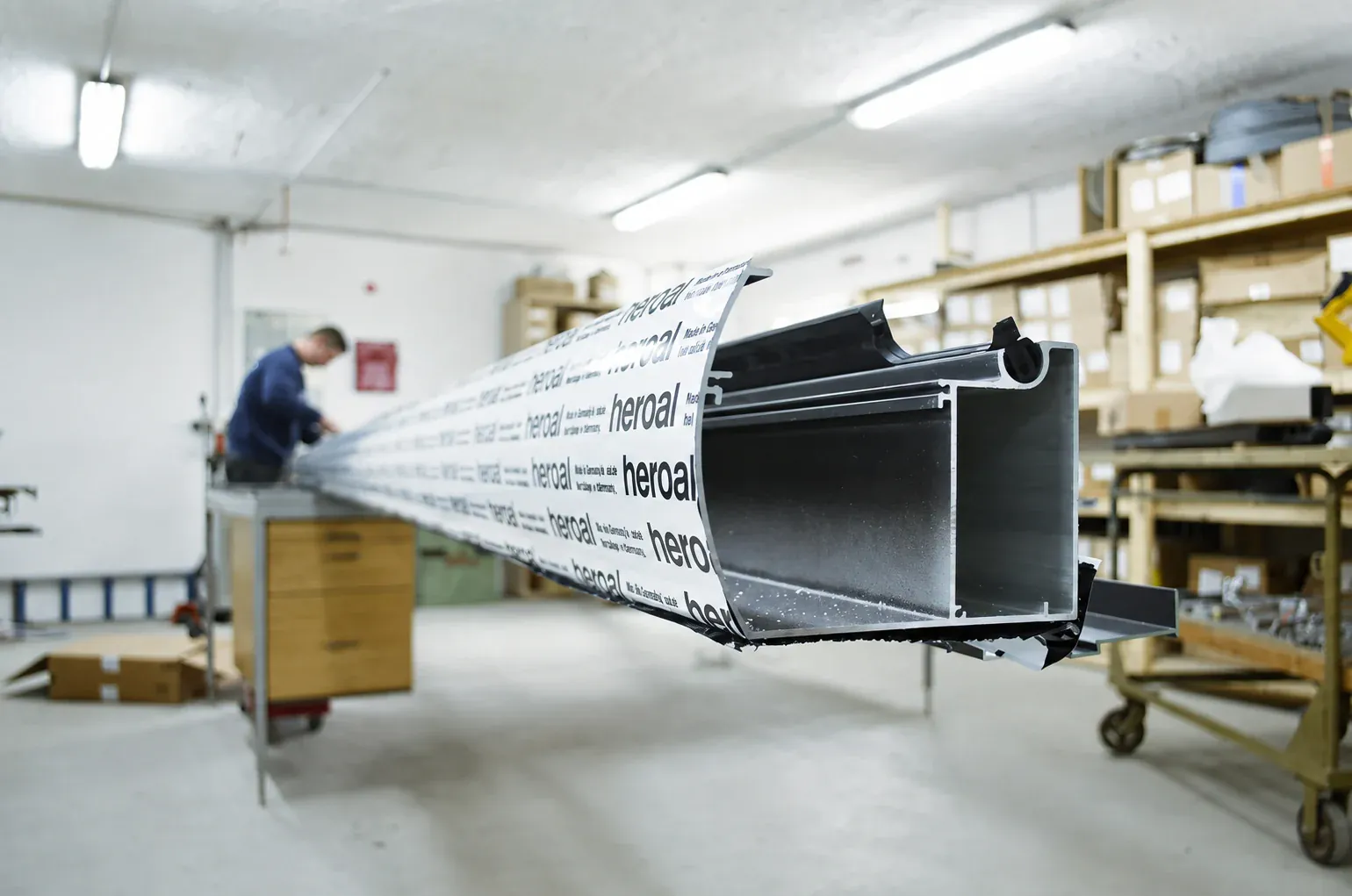 Querschnitt eines Aluminiumprofils zur Beurteilung von Wandungsstärke und Qualität