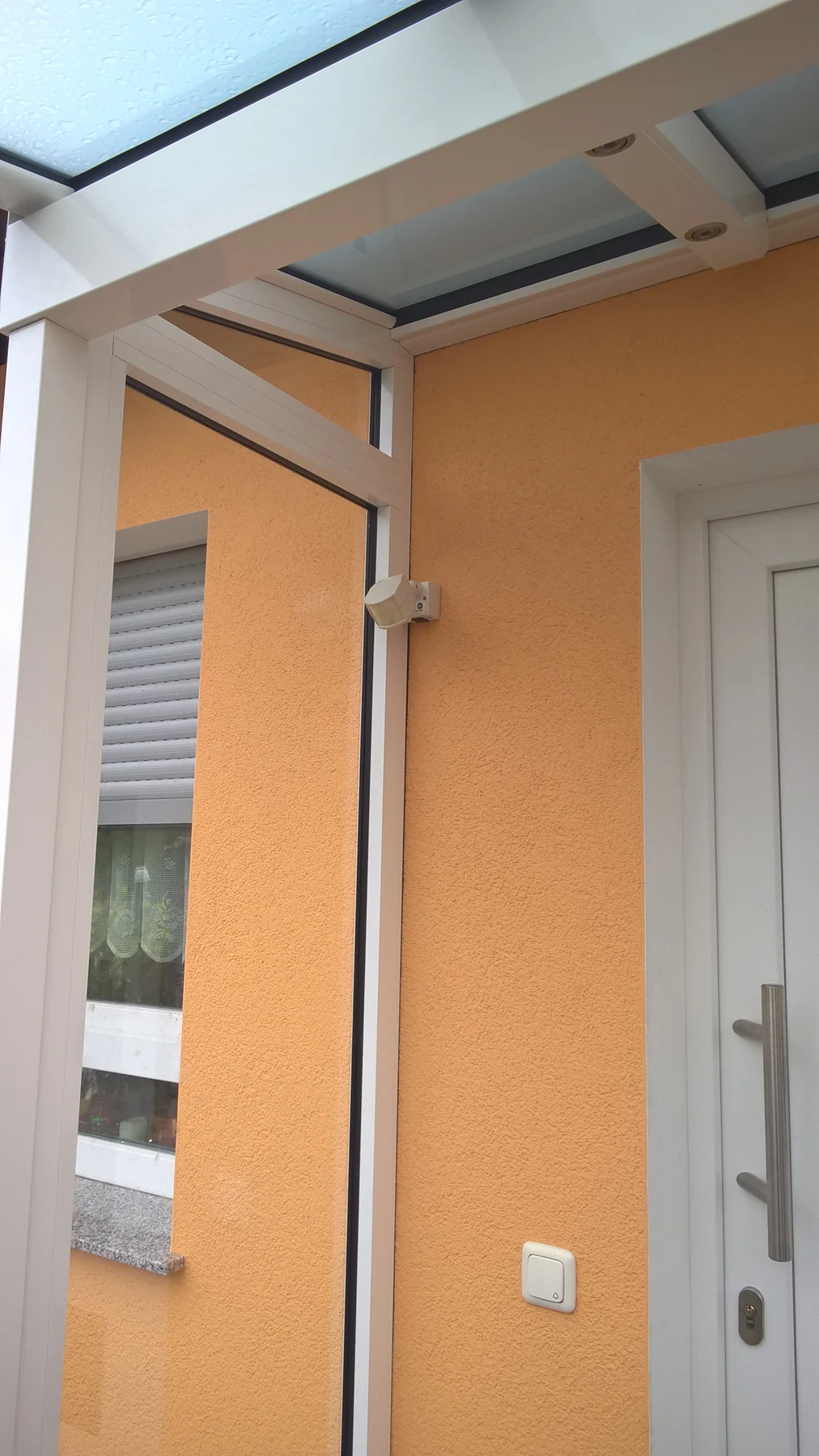 Detail des nachgerüsteten Seitenteils und der LED-Spots.